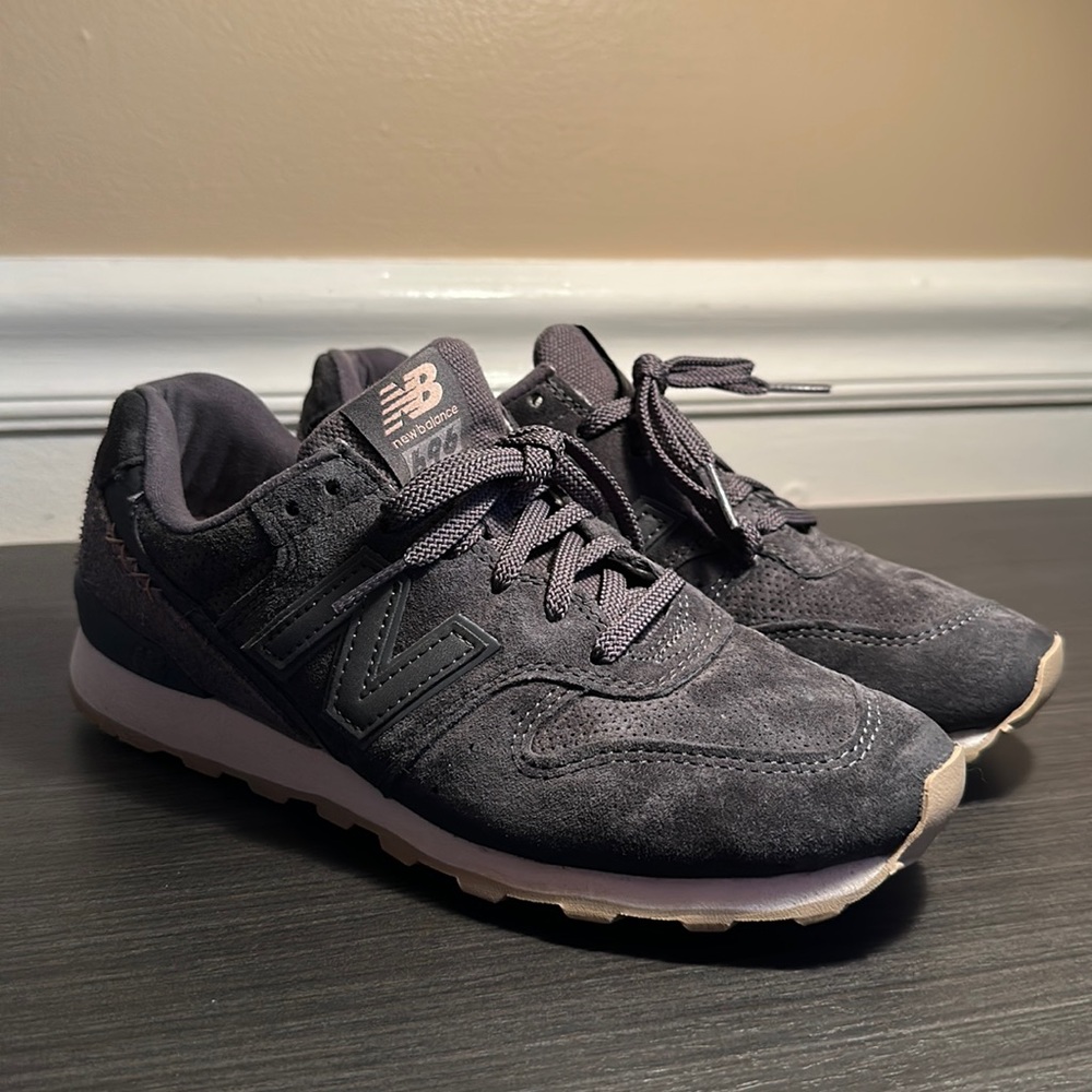 New Balance 696 Women’s 7 Folk Festival Suede Magnet Grey